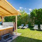 Hullam Nyaralo Balatonmáriafürdő