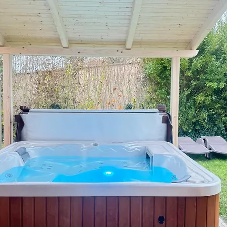 Hullam Nyaralo * Balatonmáriafürdő