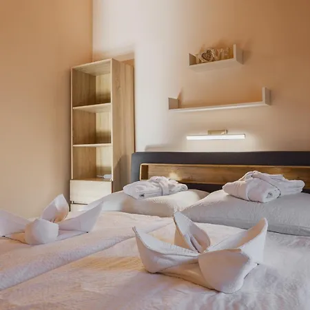 Apartment Hullam Nyaralo *
