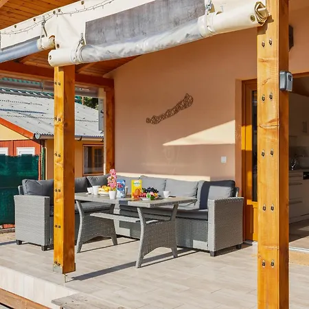 Hullam Nyaralo Lägenhet Balatonmáriafürdő