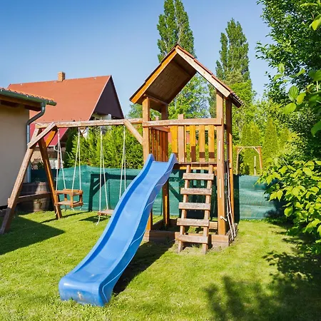 Hullam Nyaralo * Balatonmáriafürdő