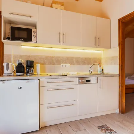 Apartment Hullam Nyaralo