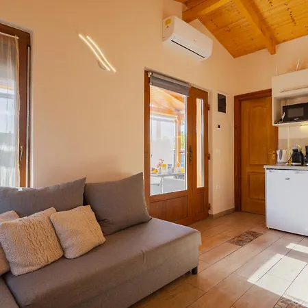 Hullam Nyaralo Lejlighed *