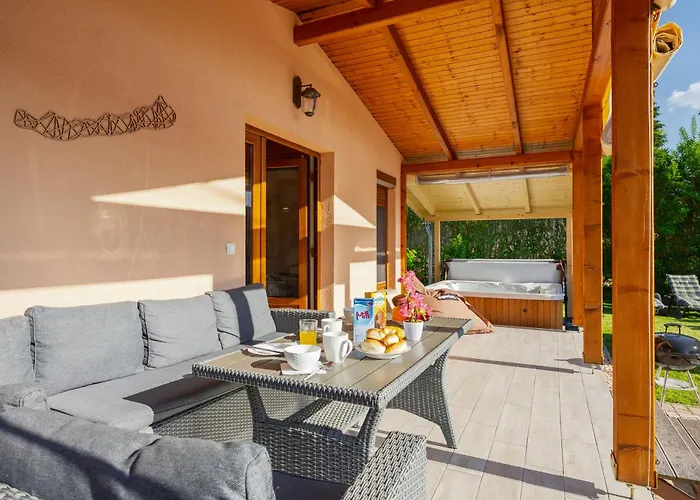 Hullam Nyaralo * Balatonmáriafürdő